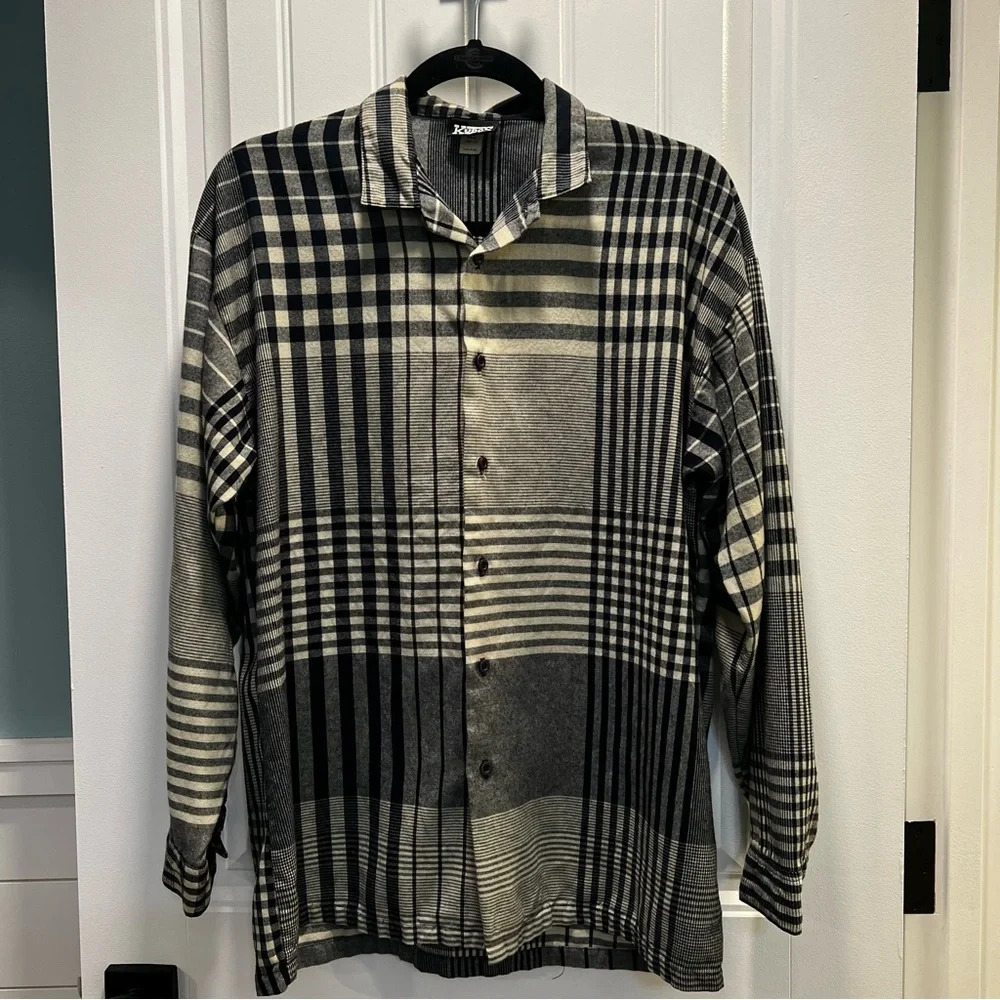 KUDOS Vintage Men’s Navy and Tan Plaid Shirt. Size Medium.‎